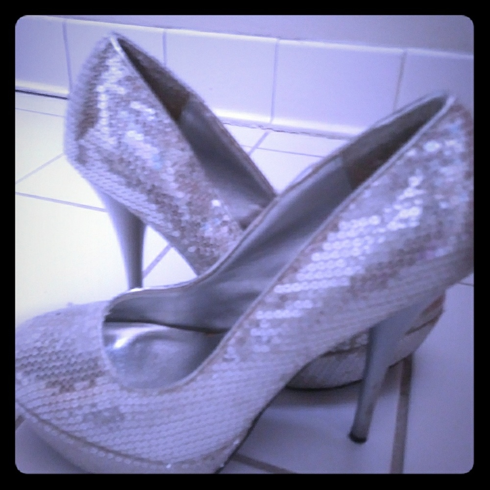 Qupid Silver high heel